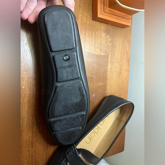 Calvin Klein black and gold loafer flats. Sz 8.5 Medium - Picture 6 of 9